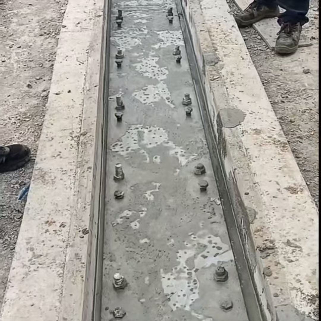 黑龙江港口码头起重机龙门吊重型机械设备稳固用早强快凝轨道胶泥